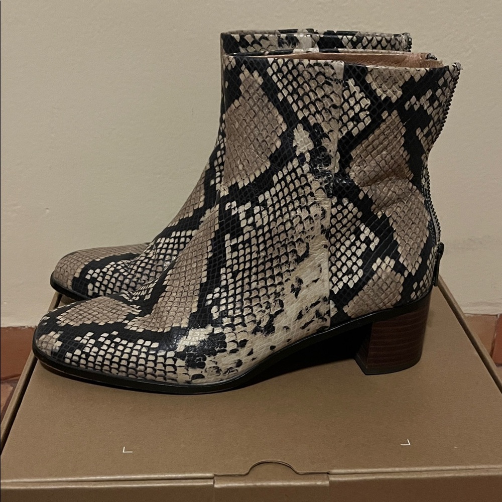 Madewell Square-Toe Snakeskin Ankle Boots - Size 7.5